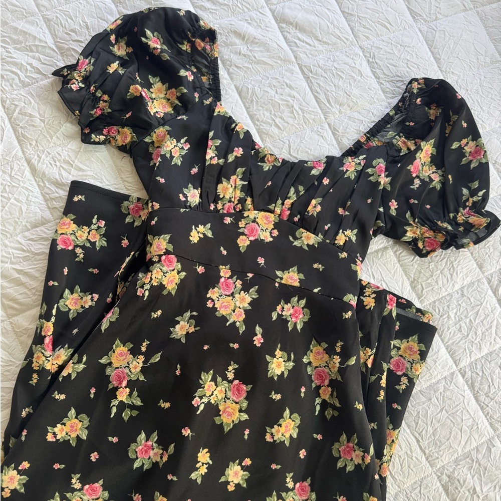 Floral Black Dress with Puff Sleeves